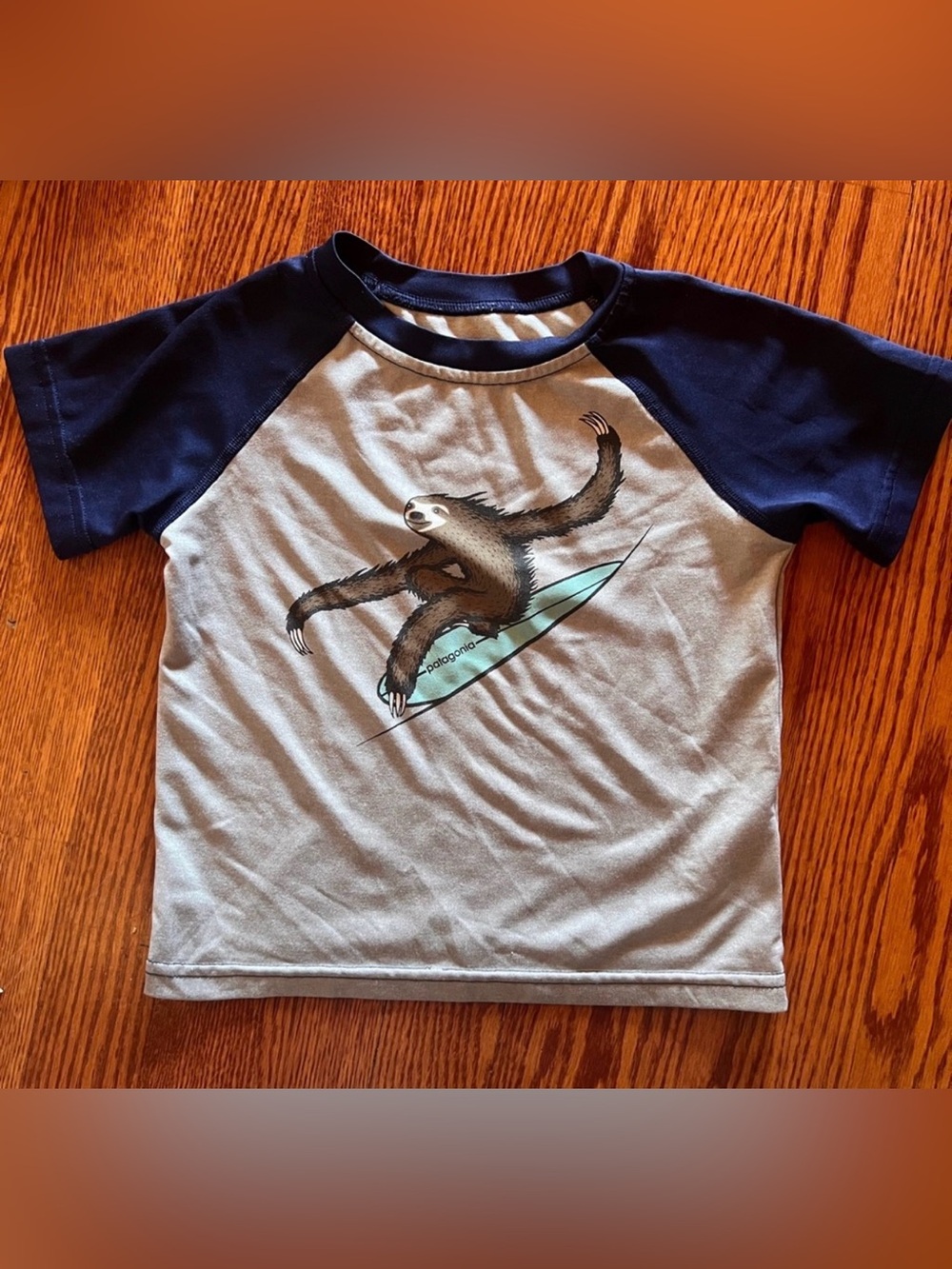 Patagonia 2T sloth surf capilene base layer shirt